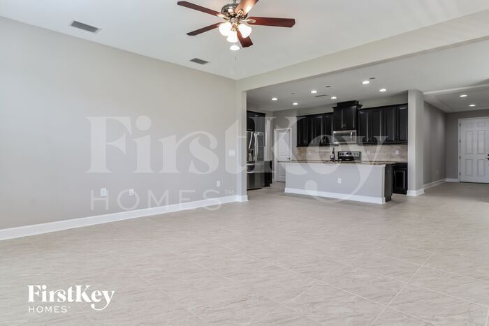 Building Photo - 31543 Fairhill Dr