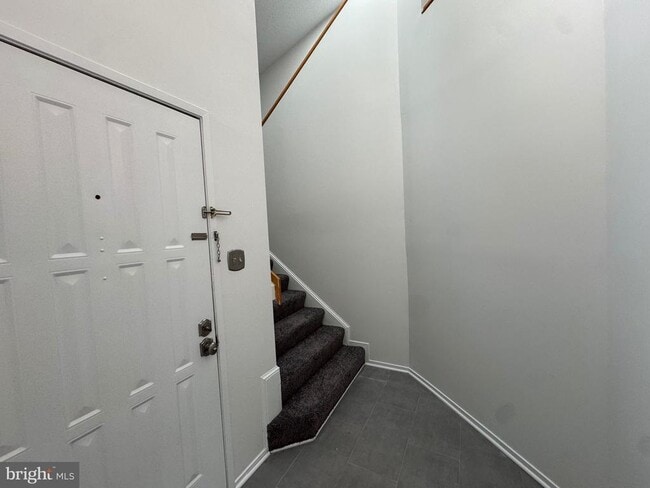 Building Photo - 1898 Villaridge Dr