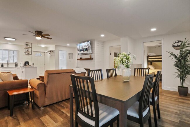 Building Photo - 159 Wolfe Hill Rd