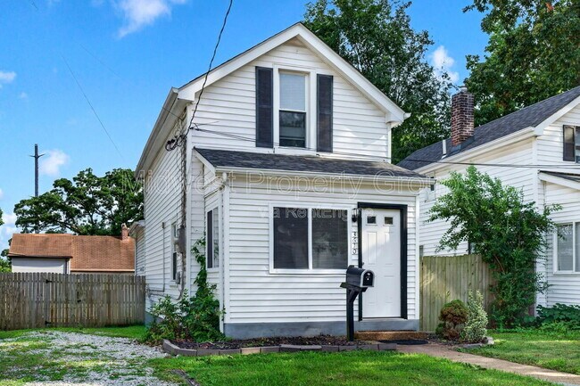 Building Photo - 3610 Manhattan Ave