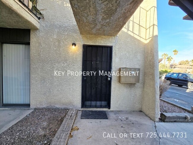 Building Photo - 2 BEDROOM 1 BATH CONDO IN LAS VEGAS NEAR S...