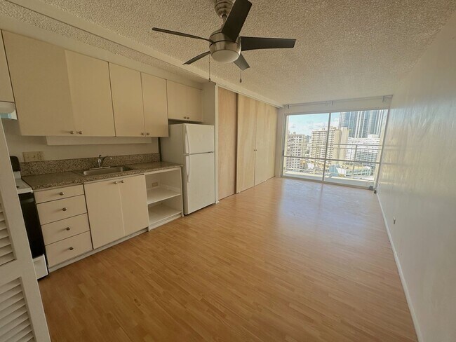 Building Photo - Kapiolani Manor - 1/1/1 Electricity Included!