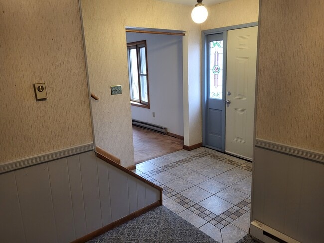 Building Photo - 1305 Whitney Ln