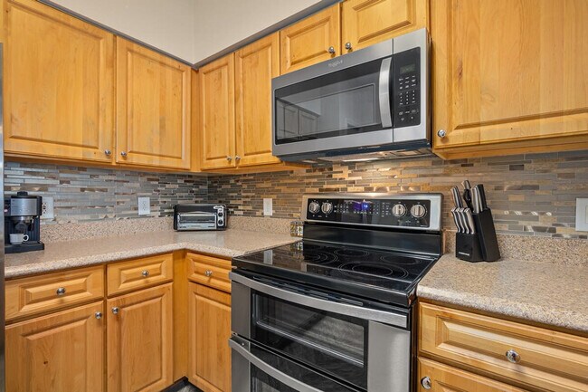 Building Photo - 265 Atlantis Cir