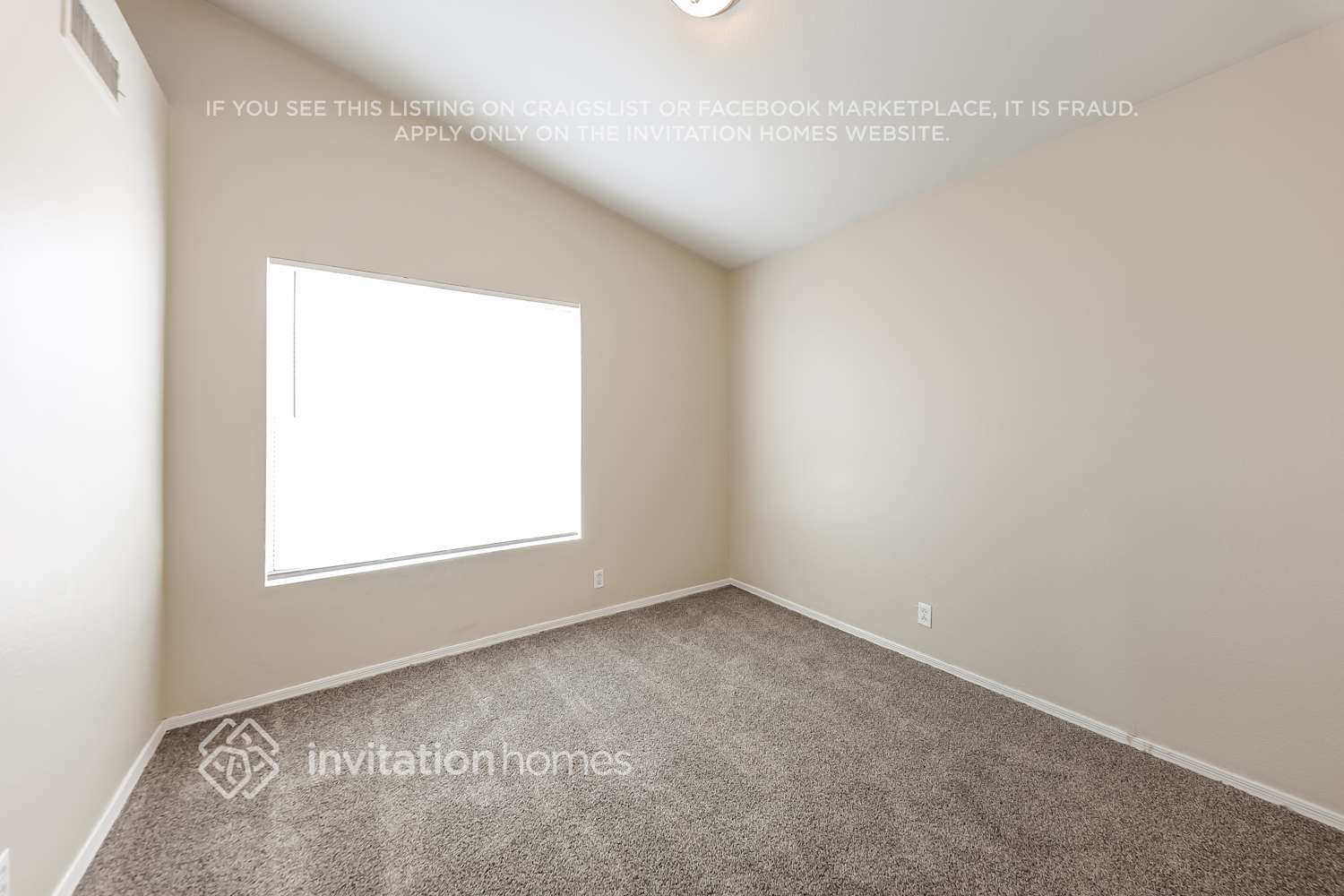 Building Photo - 6615 N 77th Dr