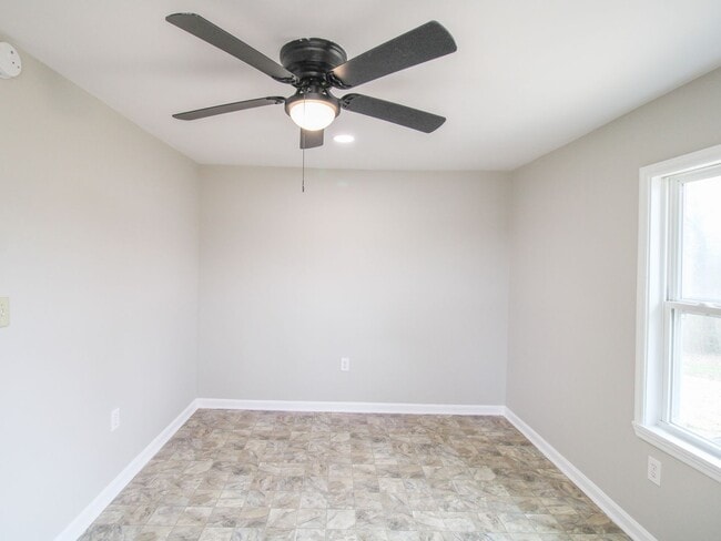 Building Photo - Rental with Country Setting!