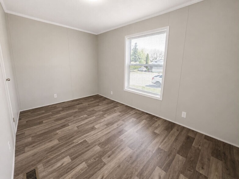 Building Photo - 3684 Willow Ct