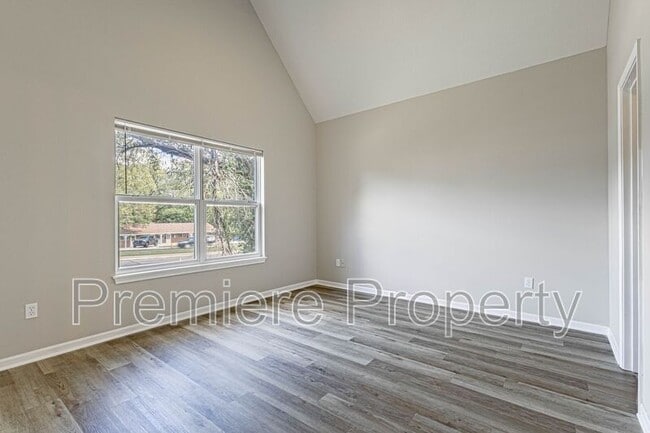 Building Photo - 7957 Parallel Pkwy