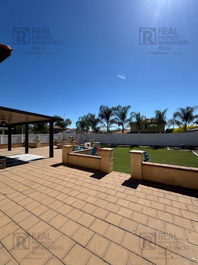 Building Photo - Spacious 4-Bedroom Menifee Home with Downs...