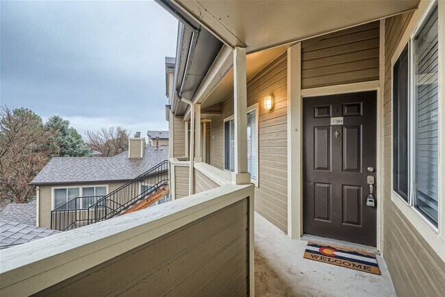 Building Photo - Desirable DTC Condo