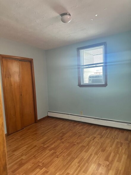 Building Photo - 1075-1077 East Jersey Street, 2left