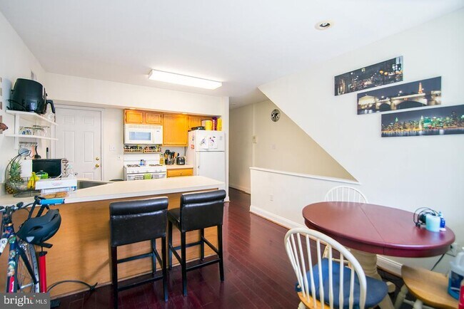 Building Photo - 775 S 20th St