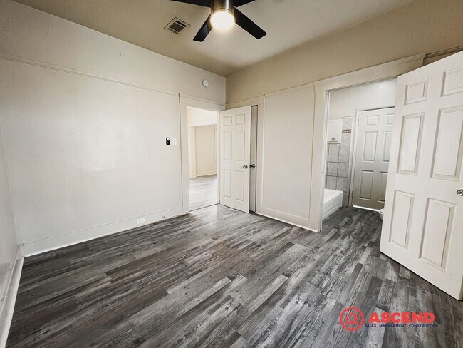 Building Photo - 1802 Forrest St