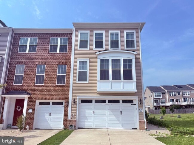 Building Photo - 438 Boxelder Dr