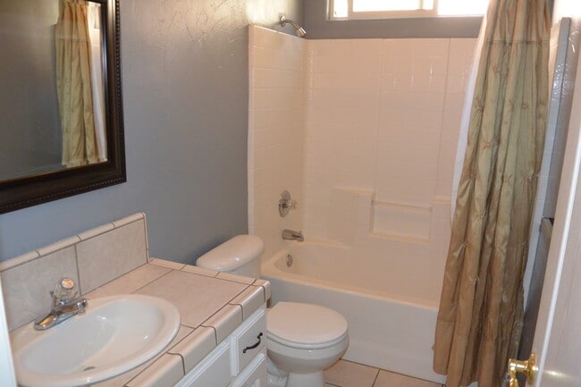 Building Photo - WONDERFUL SOUTHEAST LOCATION