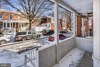 Building Photo - 1402 W 3rd St