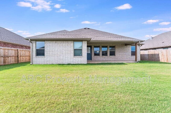 Building Photo - 410 Citation St