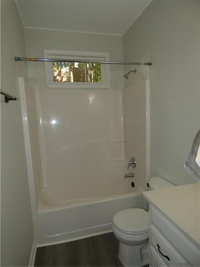 Building Photo - 3 Bedroom single family home in Forsyth Co...