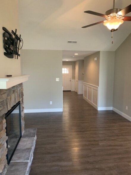 Building Photo - 3601 Meredith Lynn Wy