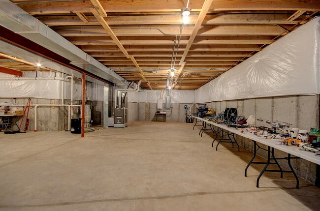 Building Photo - 15728 Brookshore Dr