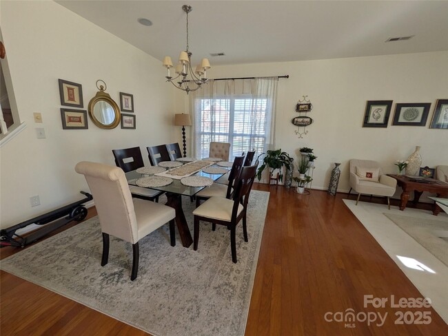 Building Photo - 2102 Big Pine Dr