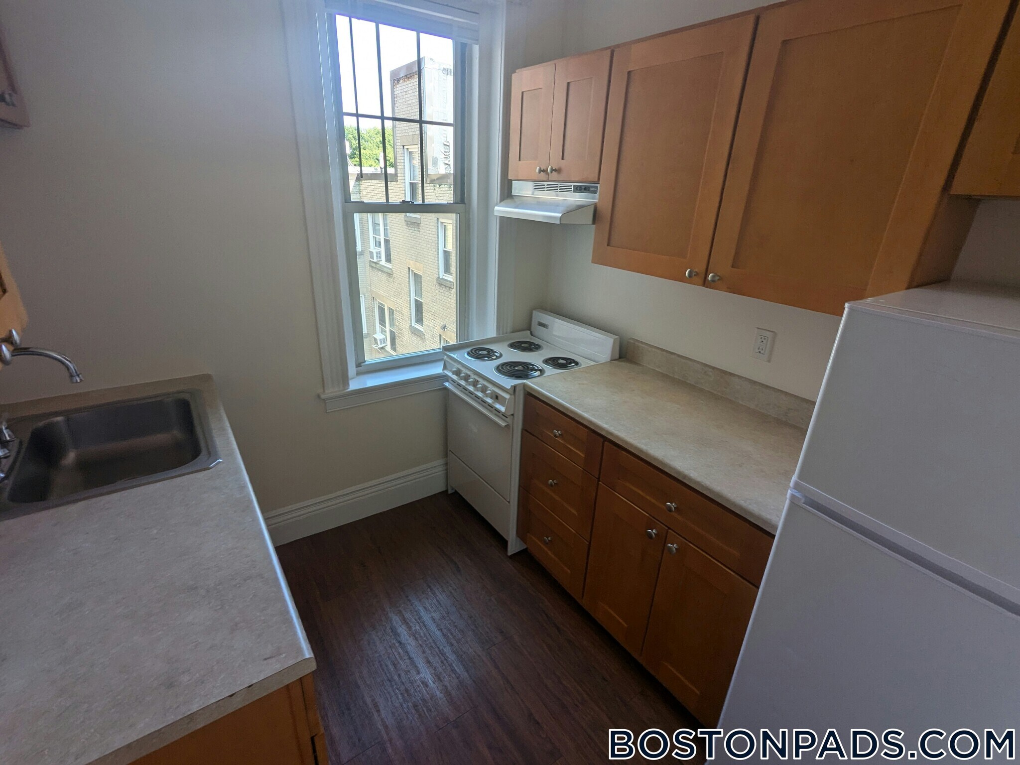 Building Photo - 31 Park Dr