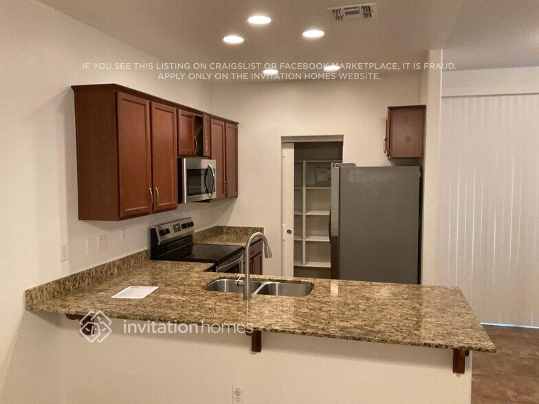 Building Photo - 1413 S Moccasin Trail