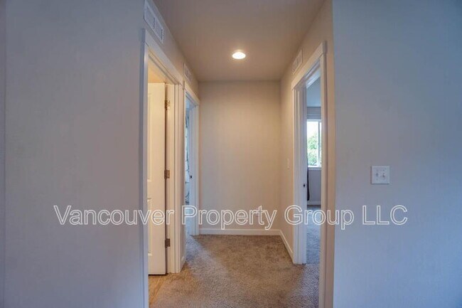 Building Photo - 2904 NE 161st Ct