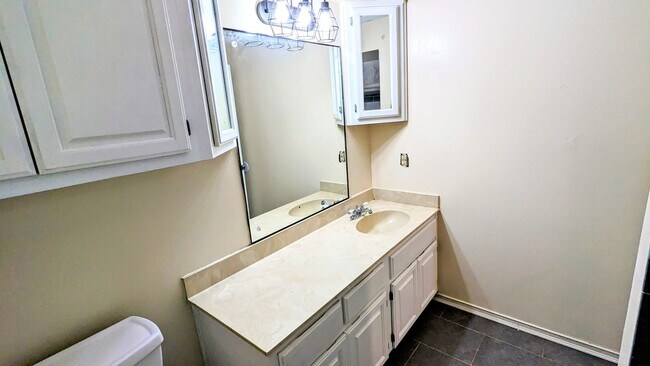 Building Photo - 7720 S Lakewood Ave