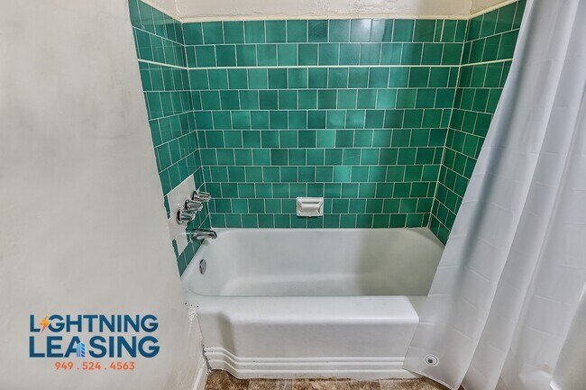Building Photo - 727 1/2 S Alvarado Street-105D