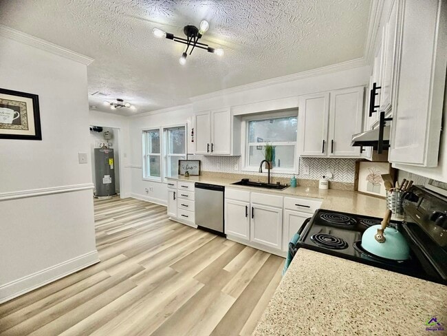 Building Photo - 2800 S Estates Rd