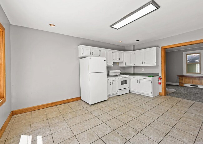 Building Photo - 2125 Stafford St