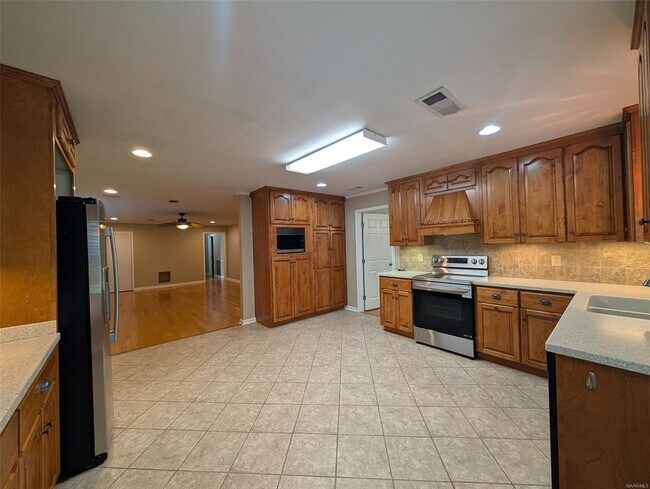 Building Photo - 111 Arrowhead Dr