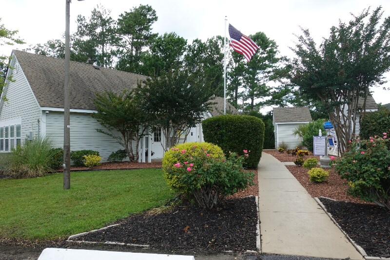 Building Photo - 2265 Huntingdon Dr