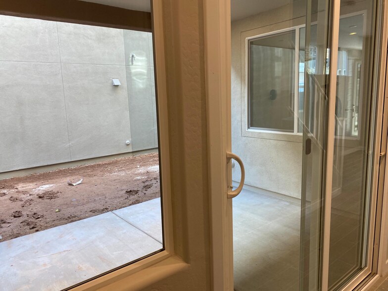 Building Photo - 1312 N Zane Dr