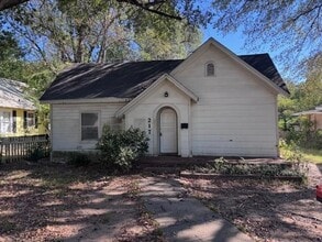 Building Photo - 217 20th St SE