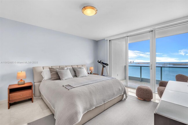 Building Photo - 1331 Brickell Bay Dr