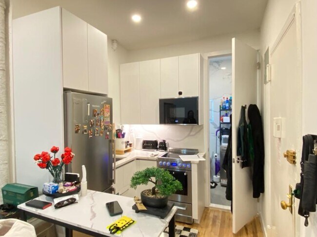 Primary Photo - 1 bedroom in New York NY 10011