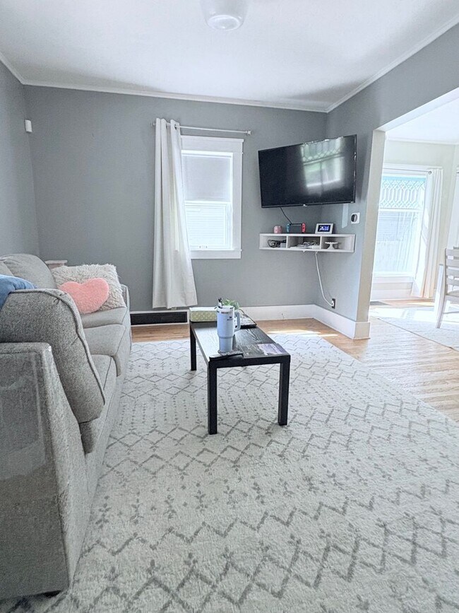 Building Photo - Beautiful 4bed 3bath home near Midtown Cro...