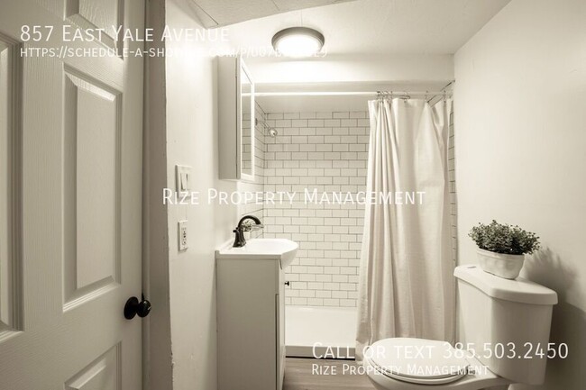 Building Photo - 857 Yale Ave S