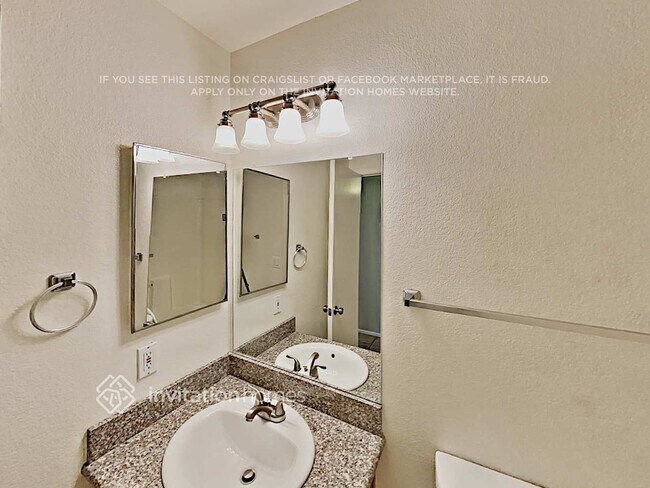 Building Photo - 519 N Balboa