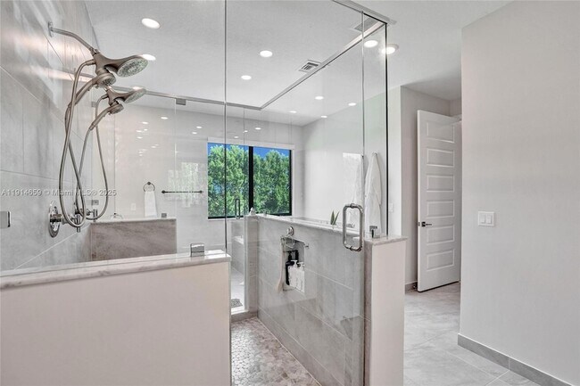 Building Photo - 10795 Oceano Wy