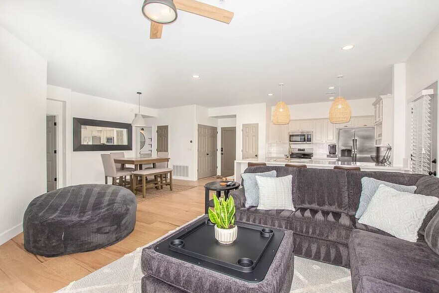 Building Photo - 11500 E Cochise Dr