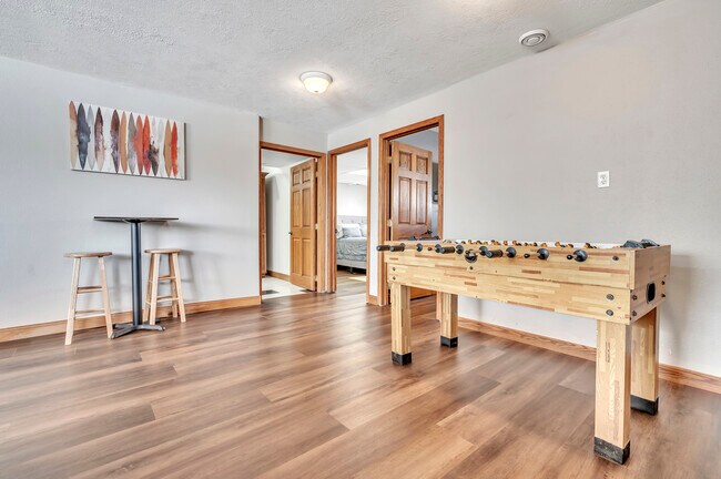 Building Photo - 2803 Sportsmans Dr