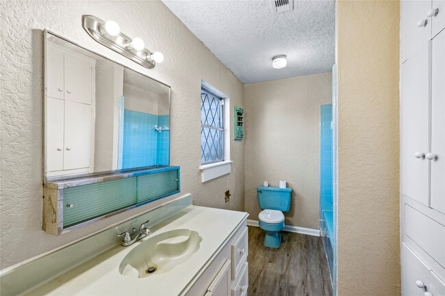 Building Photo - 1407 Bess Rd