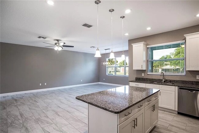 Building Photo - 5424 Lunn Landings Ave