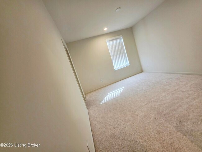 Building Photo - 17505 Shakes Creek Dr