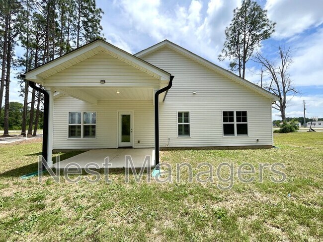Building Photo - 5177 Maxwell Rd