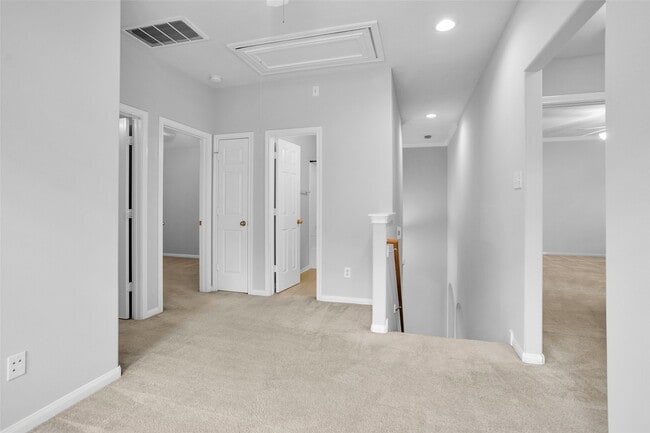Building Photo - 26 Valewood Pl