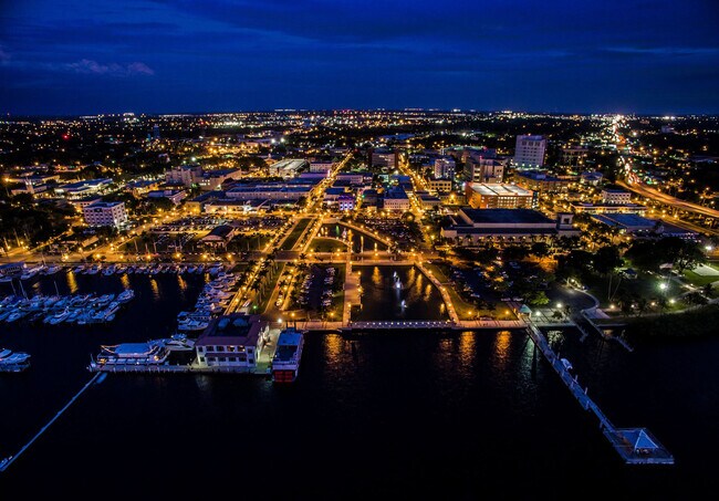 Building Photo - 2104 W First St